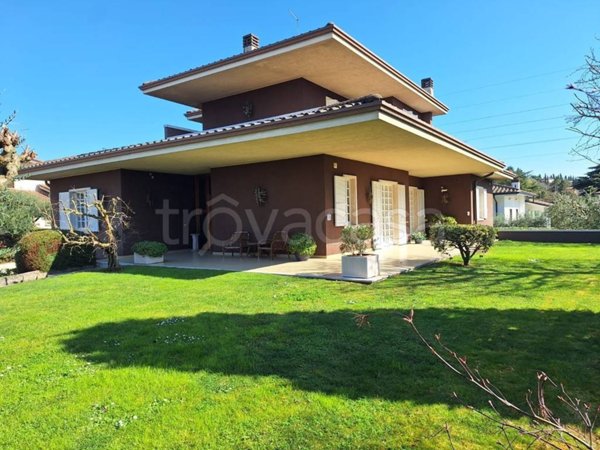 casa indipendente in vendita a Sant'Ambrogio di Valpolicella