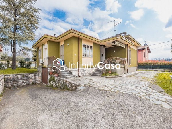 casa indipendente in vendita a Sant'Ambrogio di Valpolicella