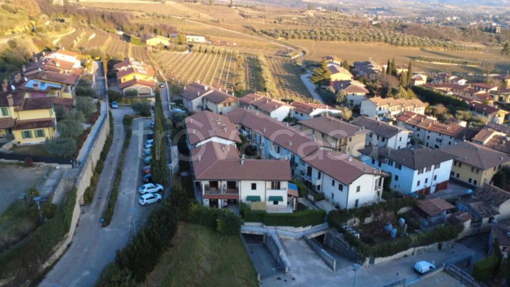 appartamento in vendita a Sant'Ambrogio di Valpolicella in zona Gargagnago
