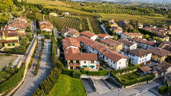 appartamento in vendita a Sant'Ambrogio di Valpolicella in zona Gargagnago