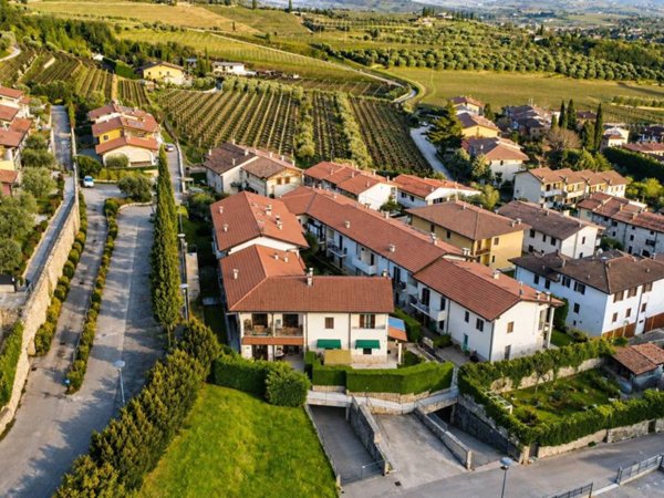 appartamento in vendita a Sant'Ambrogio di Valpolicella in zona Gargagnago