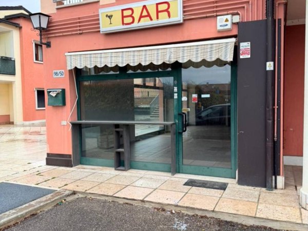 negozio in vendita a Sant'Ambrogio di Valpolicella