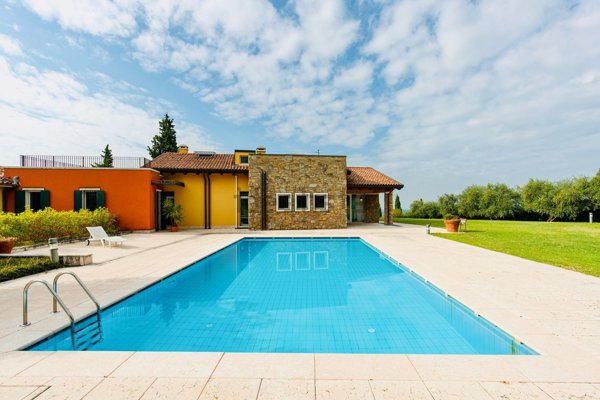 casa indipendente in vendita a Sant'Ambrogio di Valpolicella