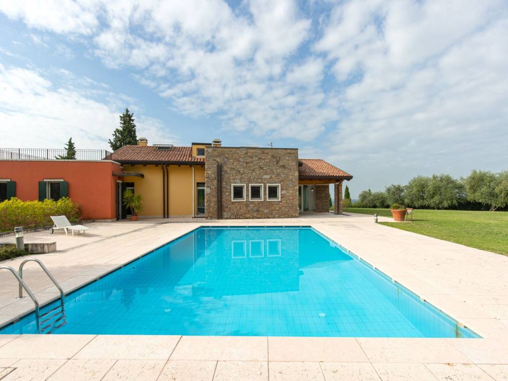 casa indipendente in vendita a Sant'Ambrogio di Valpolicella