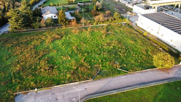 terreno edificabile a Sant'Ambrogio di Valpolicella in zona Domegliara