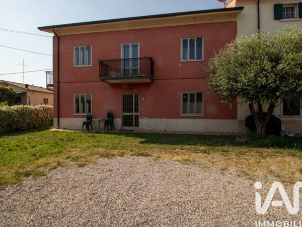 casa indipendente in vendita a Sant'Ambrogio di Valpolicella in zona Domegliara