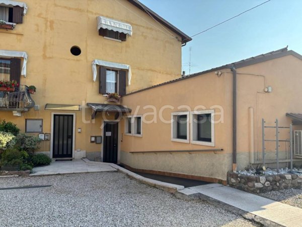 appartamento in vendita a Sant'Ambrogio di Valpolicella in zona Domegliara