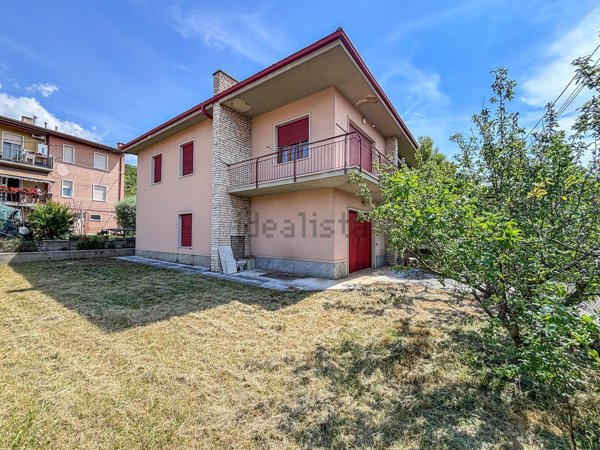 casa indipendente in vendita a Sant'Ambrogio di Valpolicella