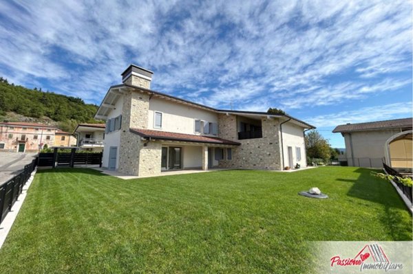 casa indipendente in vendita a Sant'Ambrogio di Valpolicella in zona Gargagnago