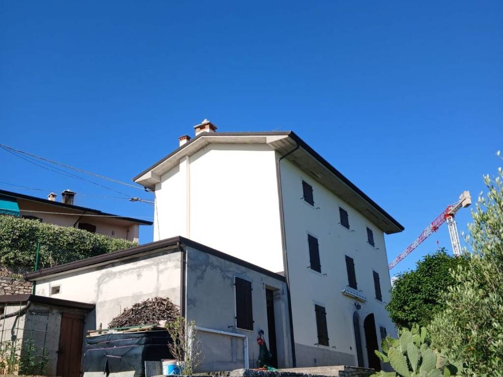 casa indipendente in vendita a Sant'Ambrogio di Valpolicella in zona San Giorgio