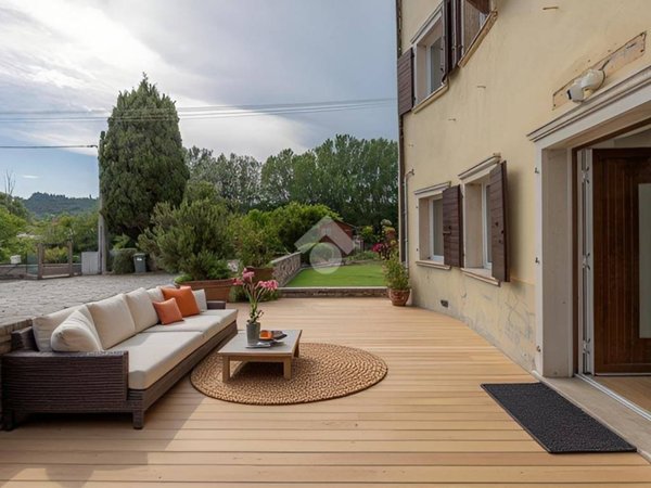 casa indipendente in vendita a Sant'Ambrogio di Valpolicella in zona Ponton