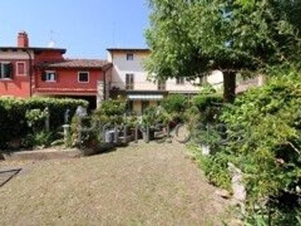 casa indipendente in vendita a Sant'Ambrogio di Valpolicella in zona Ponton