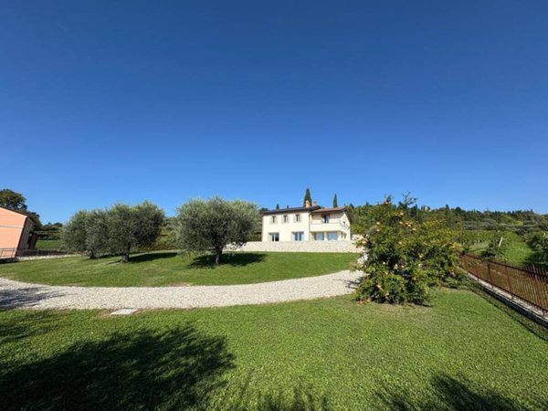 casa indipendente in vendita a Sant'Ambrogio di Valpolicella