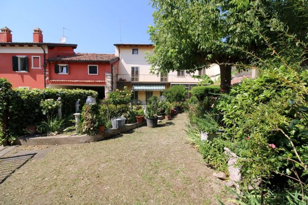 casa indipendente in vendita a Sant'Ambrogio di Valpolicella in zona Ponton