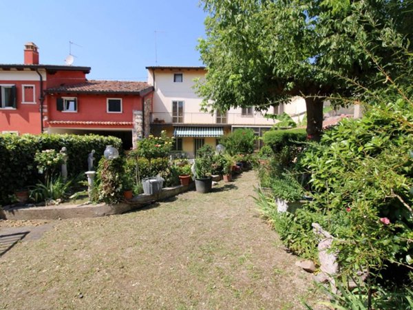 casa indipendente in vendita a Sant'Ambrogio di Valpolicella in zona Ponton