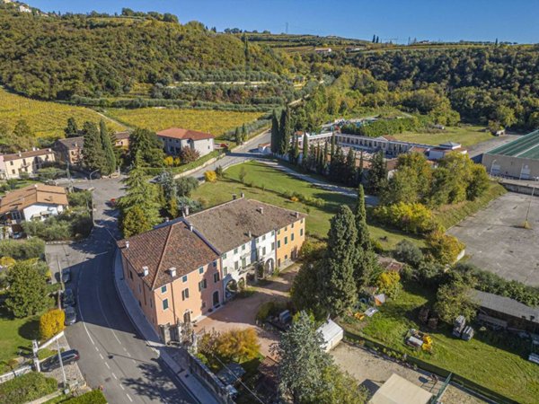 casa indipendente in vendita a Sant'Ambrogio di Valpolicella in zona San Giorgio