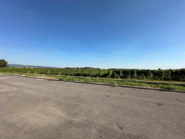 locale di sgombero in vendita a Sant'Ambrogio di Valpolicella