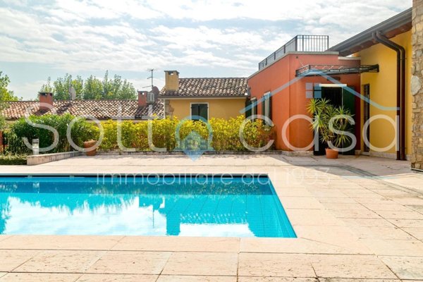 casa indipendente in vendita a Sant'Ambrogio di Valpolicella in zona Domegliara