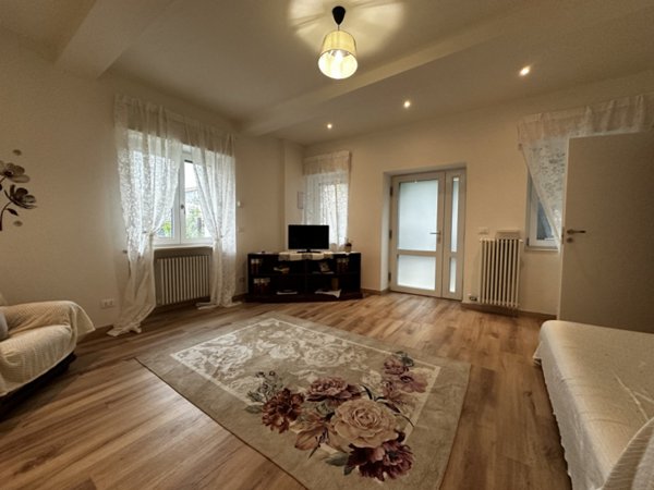 casa indipendente in vendita a Sant'Ambrogio di Valpolicella in zona Domegliara