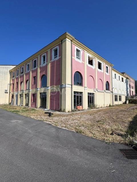 locale commerciale in vendita a Sant'Ambrogio di Valpolicella in zona Gargagnago