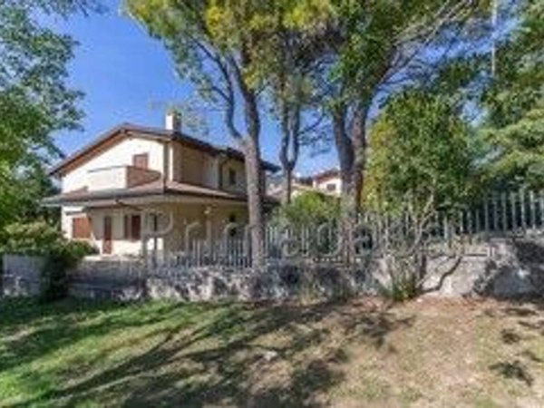 casa indipendente in vendita a Sant'Ambrogio di Valpolicella