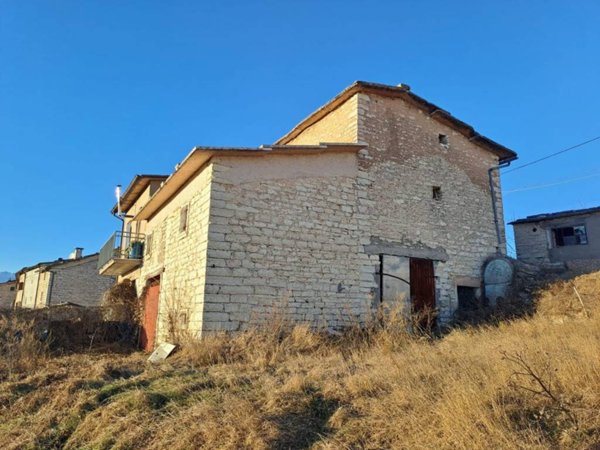 casa indipendente in vendita a Sant'Anna d'Alfaedo