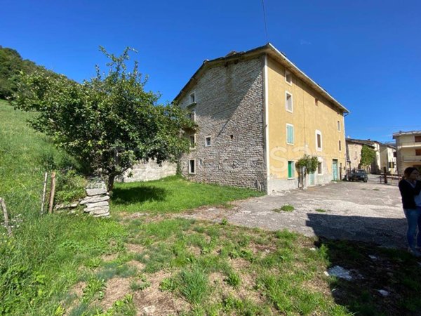 casa indipendente in vendita a Sant'Anna d'Alfaedo