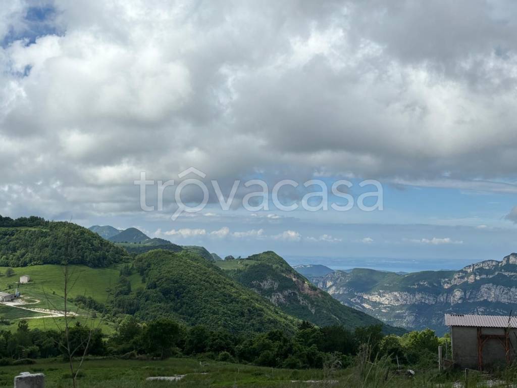terreno edificabile in vendita a Sant'Anna d'Alfaedo in zona Fosse