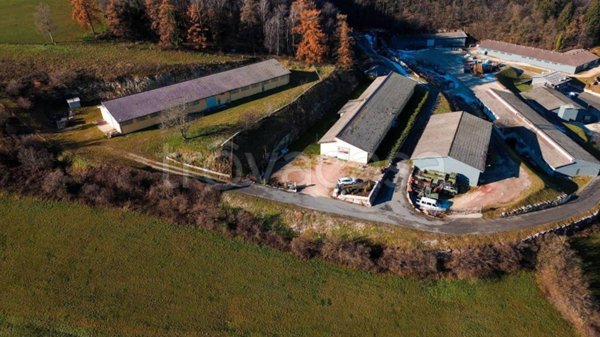 locale commerciale in vendita a Sant'Anna d'Alfaedo