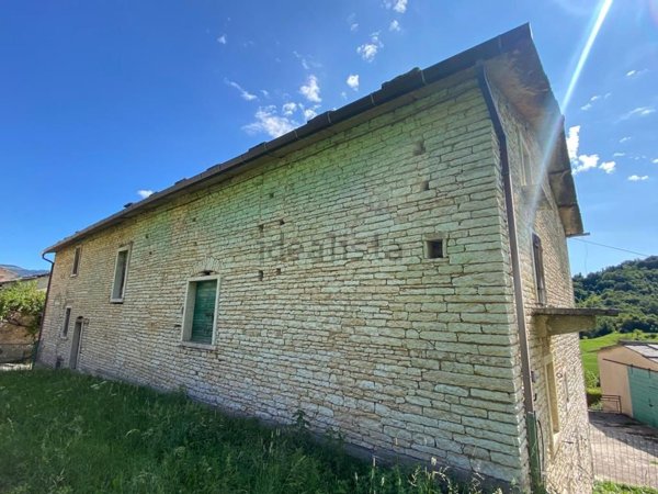 casale in vendita a Sant'Anna d'Alfaedo