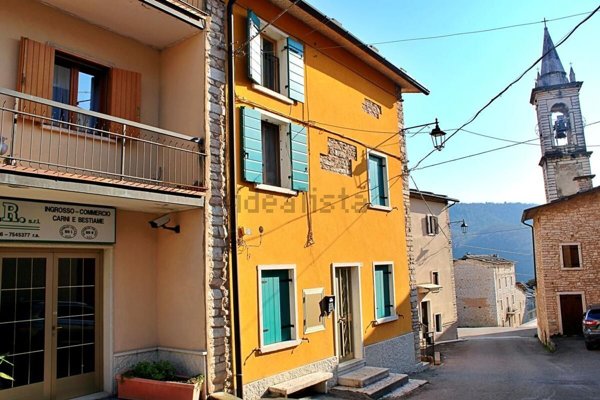 casa indipendente in vendita a Sant'Anna d'Alfaedo