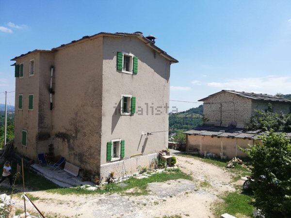 casale in vendita a Sant'Anna d'Alfaedo