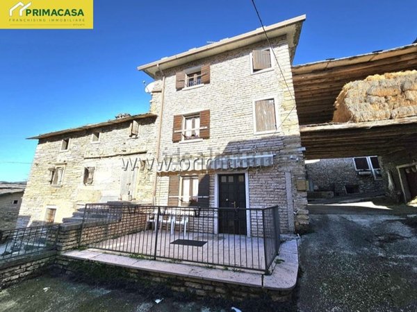 casale in vendita a Sant'Anna d'Alfaedo in zona Cerna