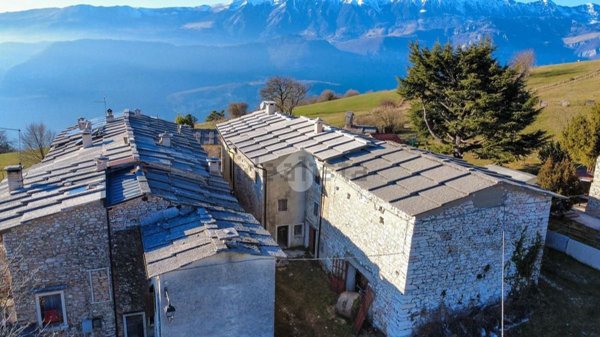 appartamento in vendita a Sant'Anna d'Alfaedo