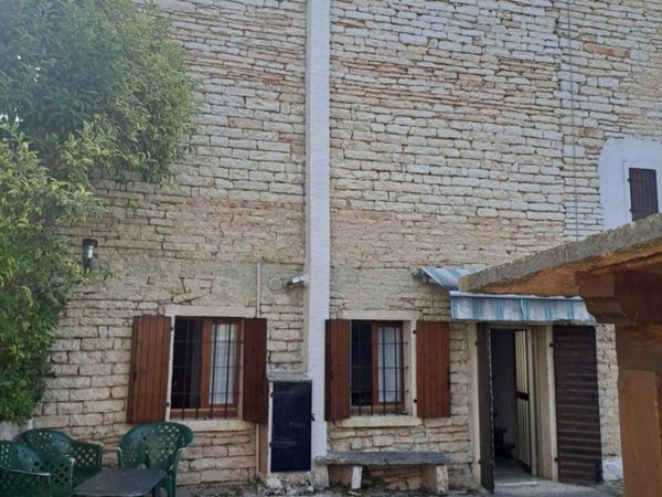 casa indipendente in vendita a Sant'Anna d'Alfaedo