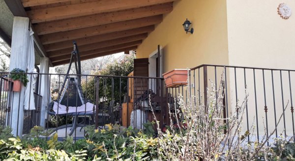 casa indipendente in vendita a Sant'Anna d'Alfaedo in zona Cerna