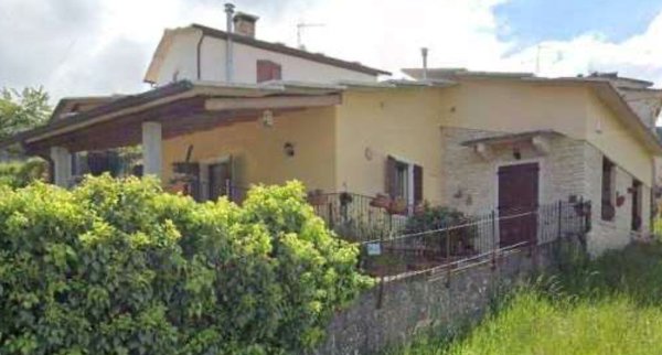 casa indipendente in vendita a Sant'Anna d'Alfaedo in zona Cerna