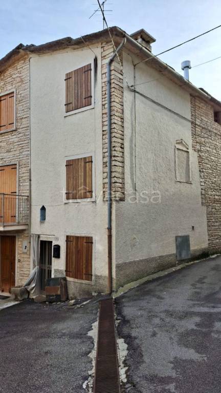 casa indipendente in vendita a Sant'Anna d'Alfaedo