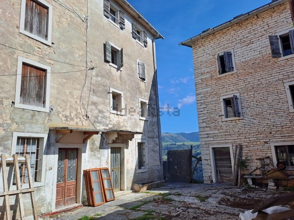 quadrivano in vendita a Sant'Anna d'Alfaedo