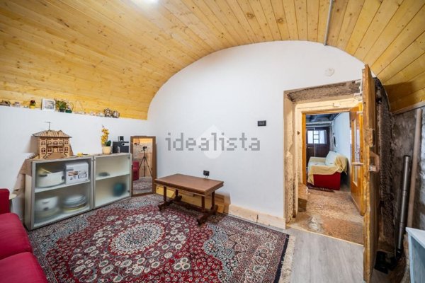 pentavano in vendita a Sant'Anna d'Alfaedo