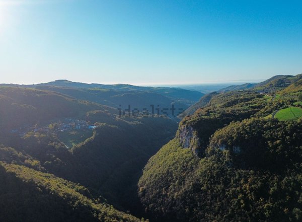 quadrivano in vendita a Sant'Anna d'Alfaedo in zona Ceredo