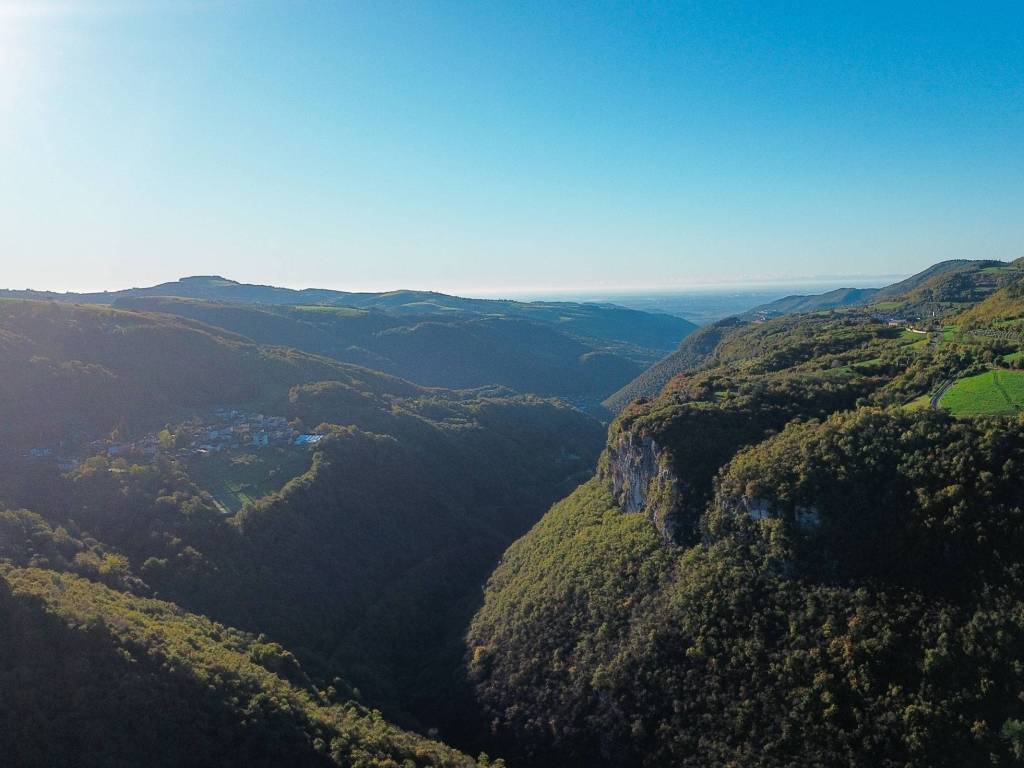 casa indipendente in vendita a Sant'Anna d'Alfaedo in zona Ceredo