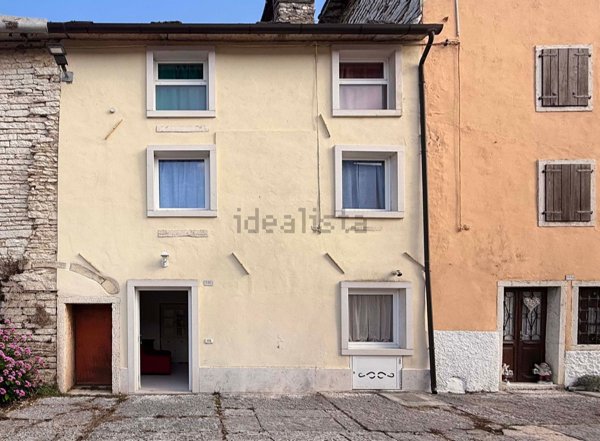 appartamento in vendita a Sant'Anna d'Alfaedo in zona Fosse