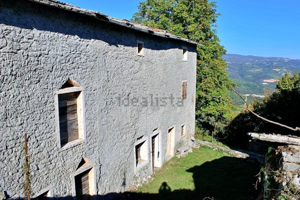 casale in vendita a Sant'Anna d'Alfaedo in zona Cerna