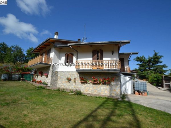 casa indipendente in vendita a San Zeno di Montagna