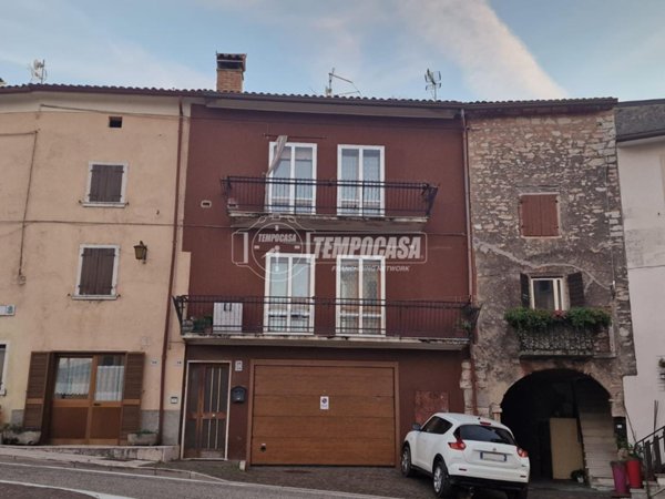 appartamento in vendita a San Zeno di Montagna