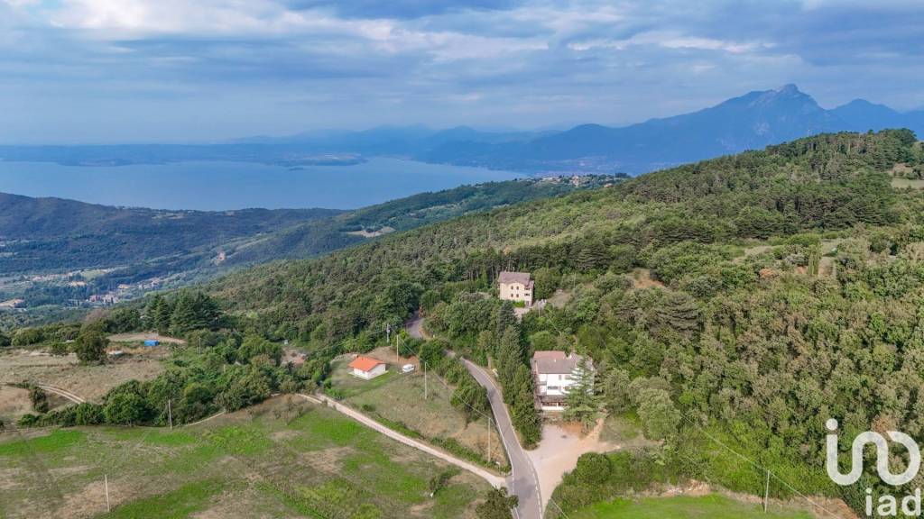 negozio in vendita a San Zeno di Montagna
