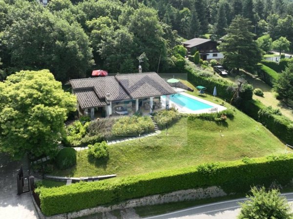casa indipendente in vendita a San Zeno di Montagna