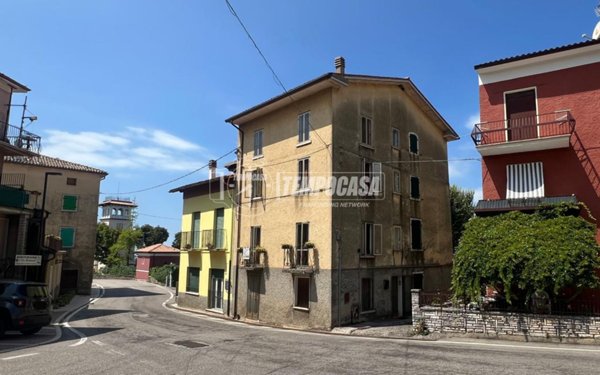 casa indipendente in vendita a San Zeno di Montagna