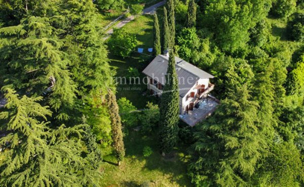 casa indipendente in vendita a San Zeno di Montagna